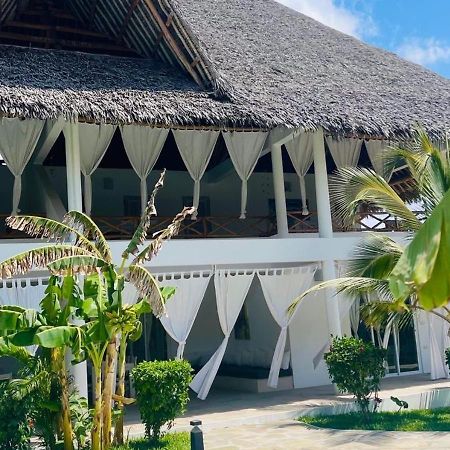 Nyota 11 - Jua Resort Ватаму Экстерьер фото